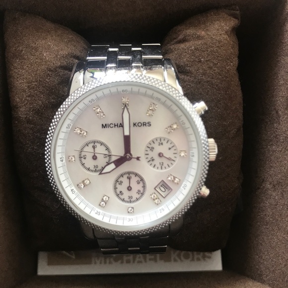 Michael Kors Watch - Picture 4 of 4